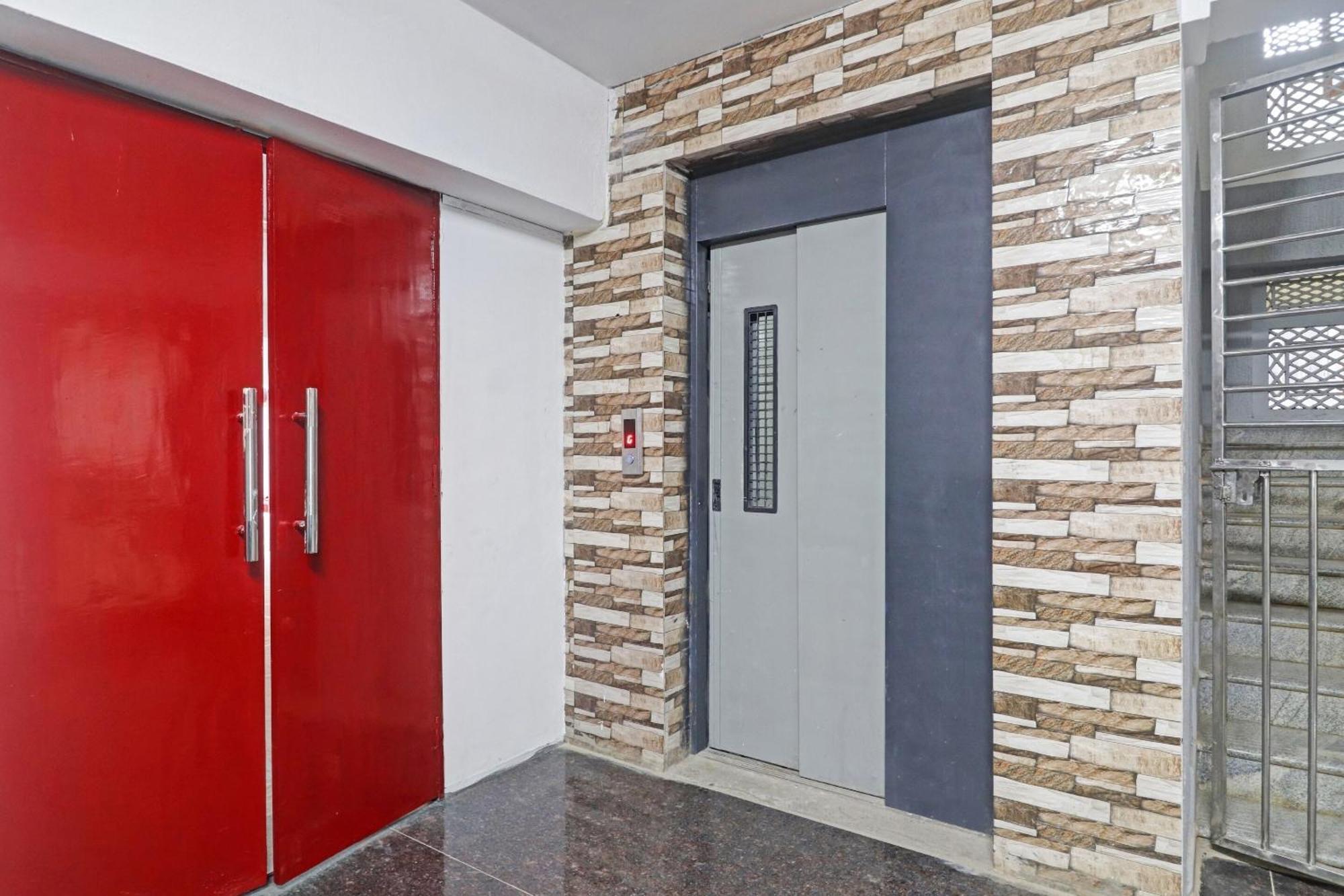 Townhouse De Alphabet Hotel Gachibowli Bagian luar foto